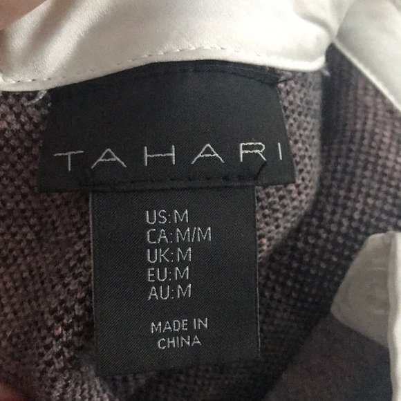 Sweater with built in collar - Picture 3 of 3